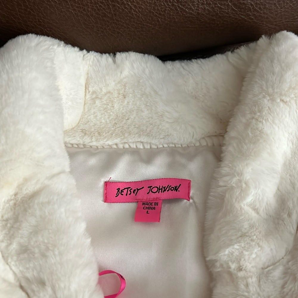 Betsy Johnson girls fur cape